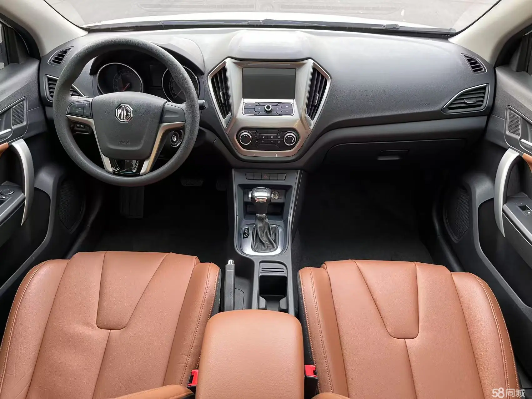 MG GT 2016 car image #14