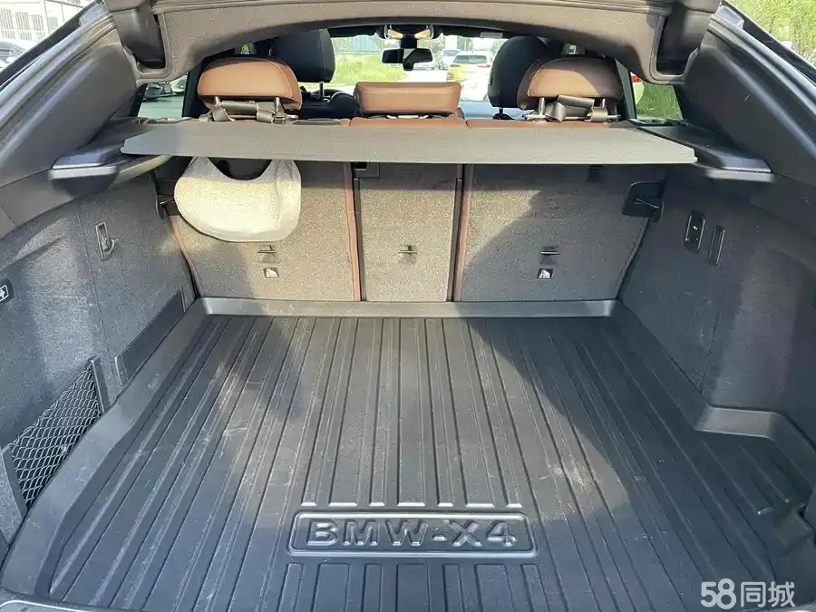 BMW X4 2020 car image #14