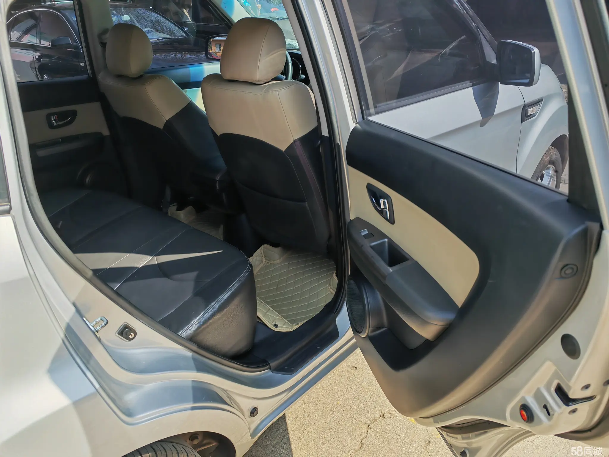 起亚 秀尔 2011 汽车图片 #14