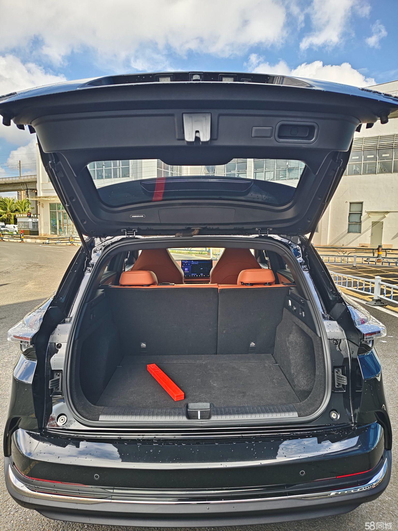 哪吒汽车 哪吒X 2023 汽车图片 #14