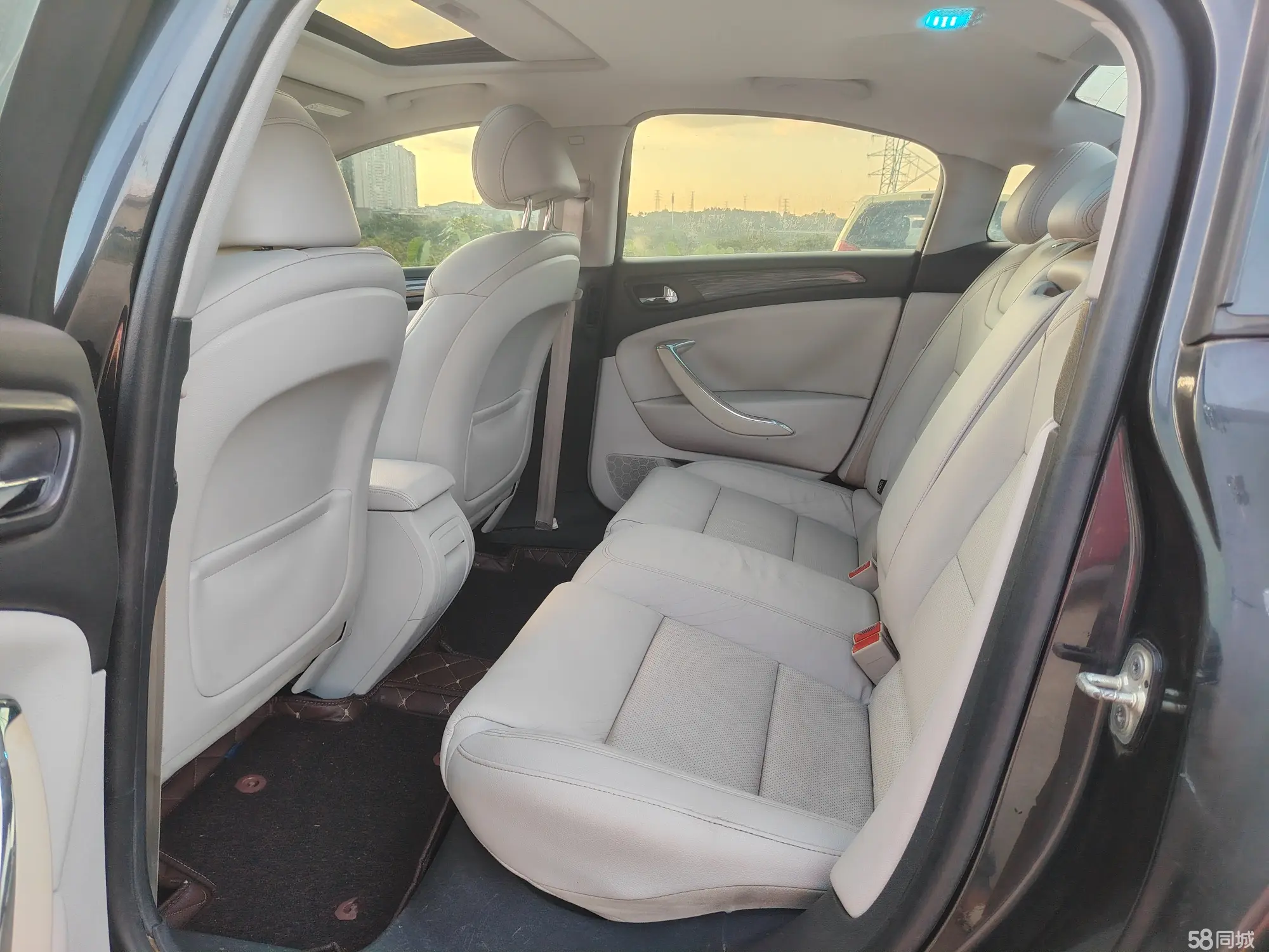 Citroen C5 2012 car image #14