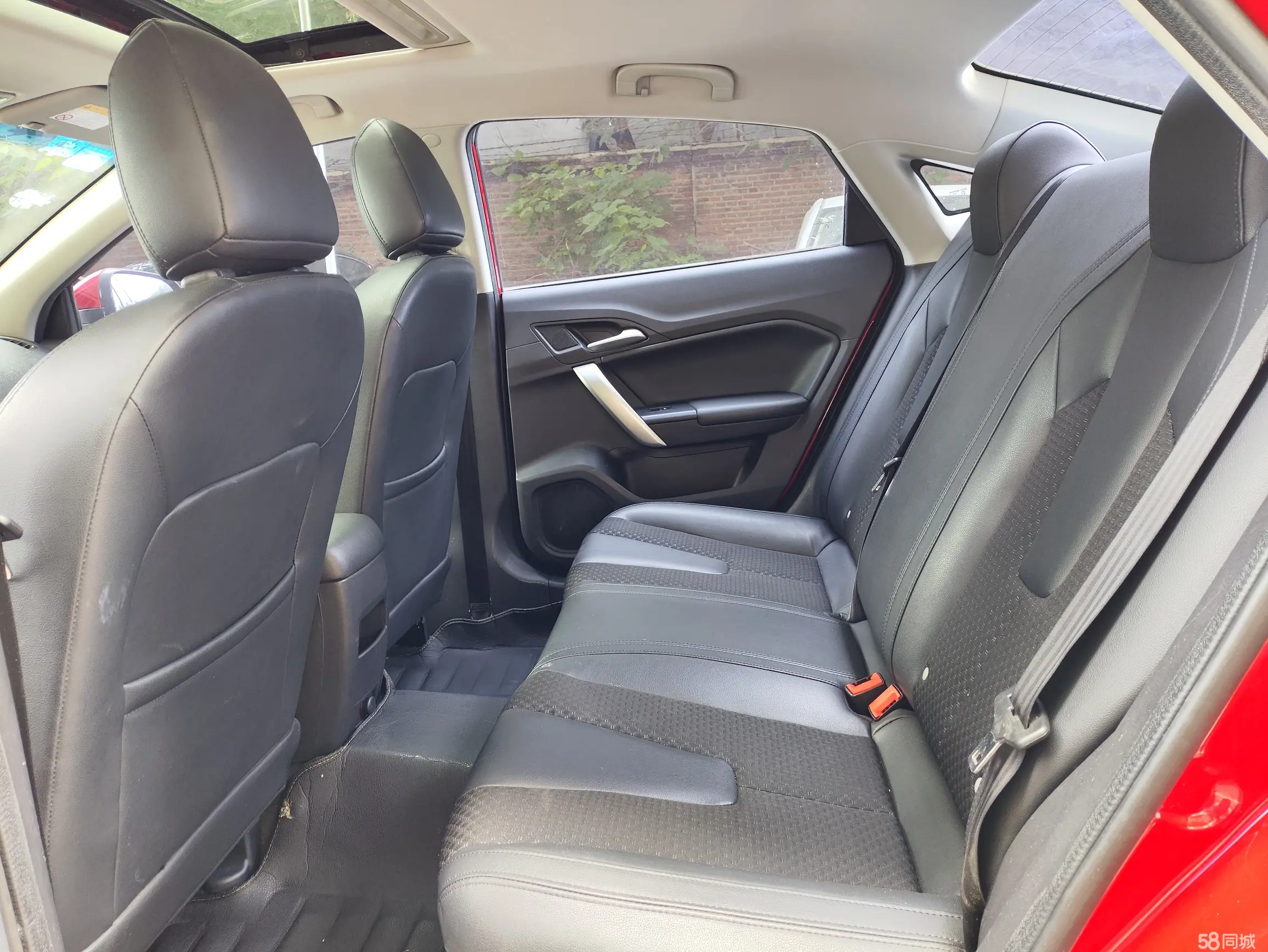 MG GT 2015 car image #14