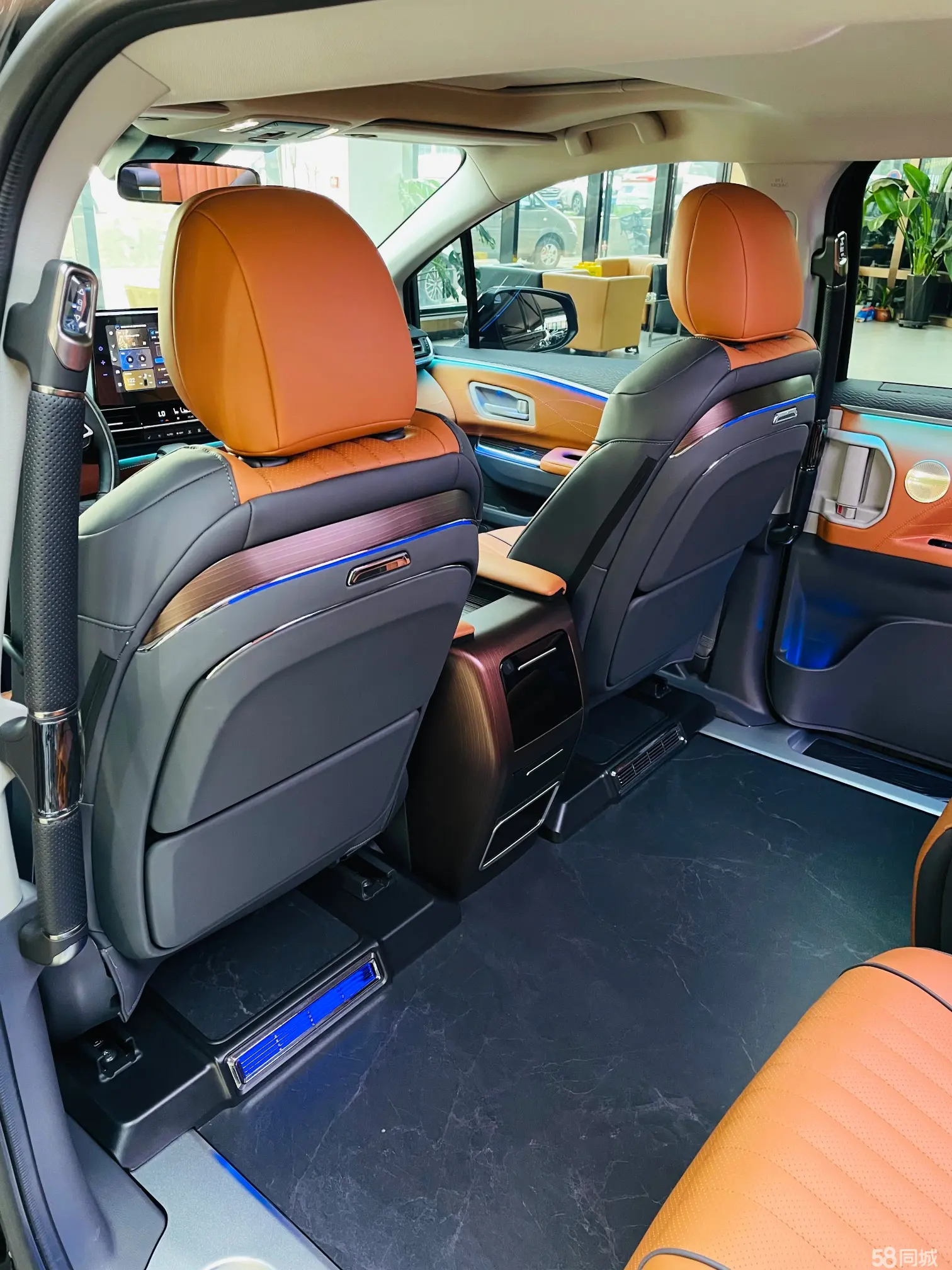 Toyota Granvia 2023 immagine di auto #14