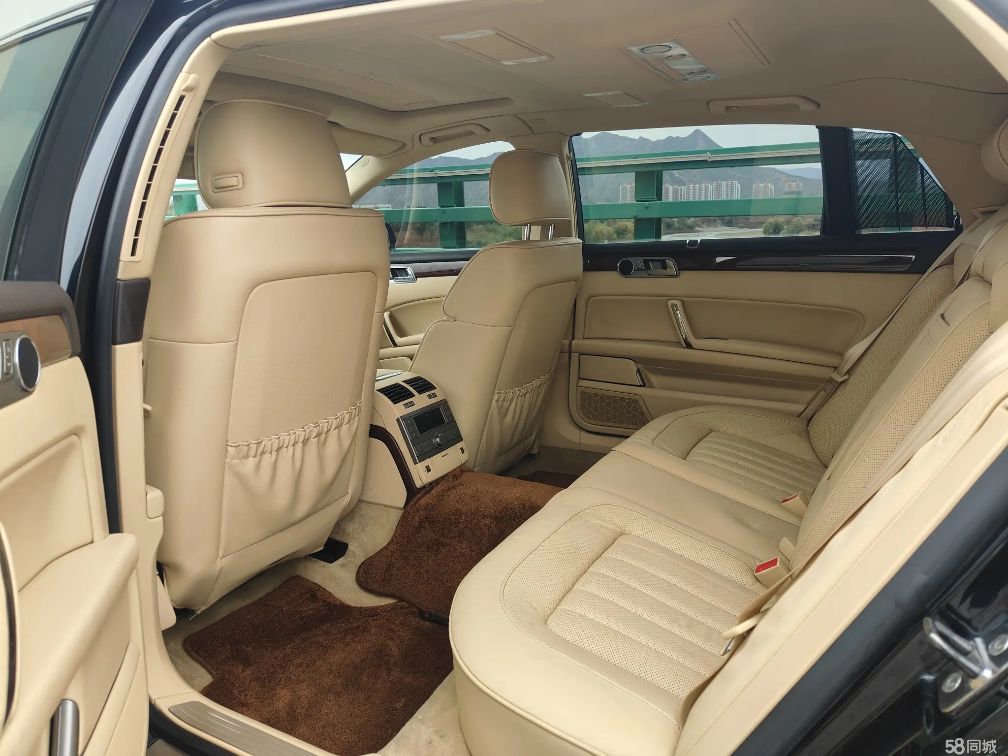 Volkswagen Pheaton 2011 immagine di auto #14