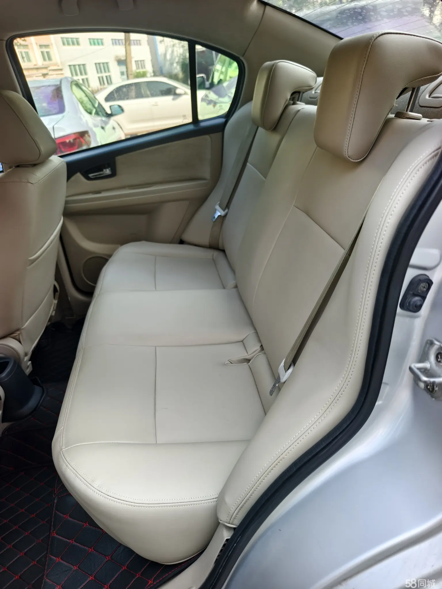 Suzuki SX4 Sedan 2011 imagem de carro #14