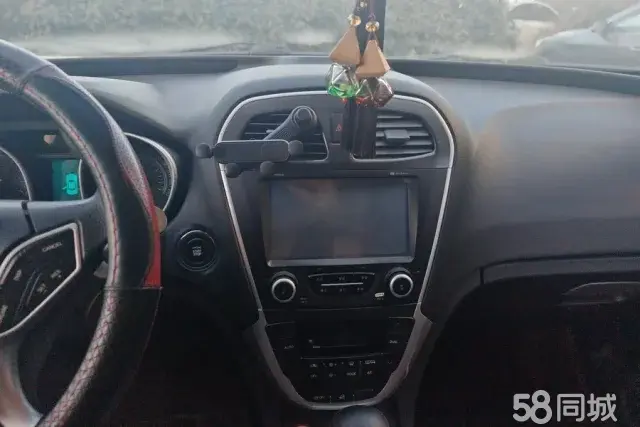 GAC Trumpchi GS5 2015 #14 GAC Trumpchi GS5 2015 car image #14