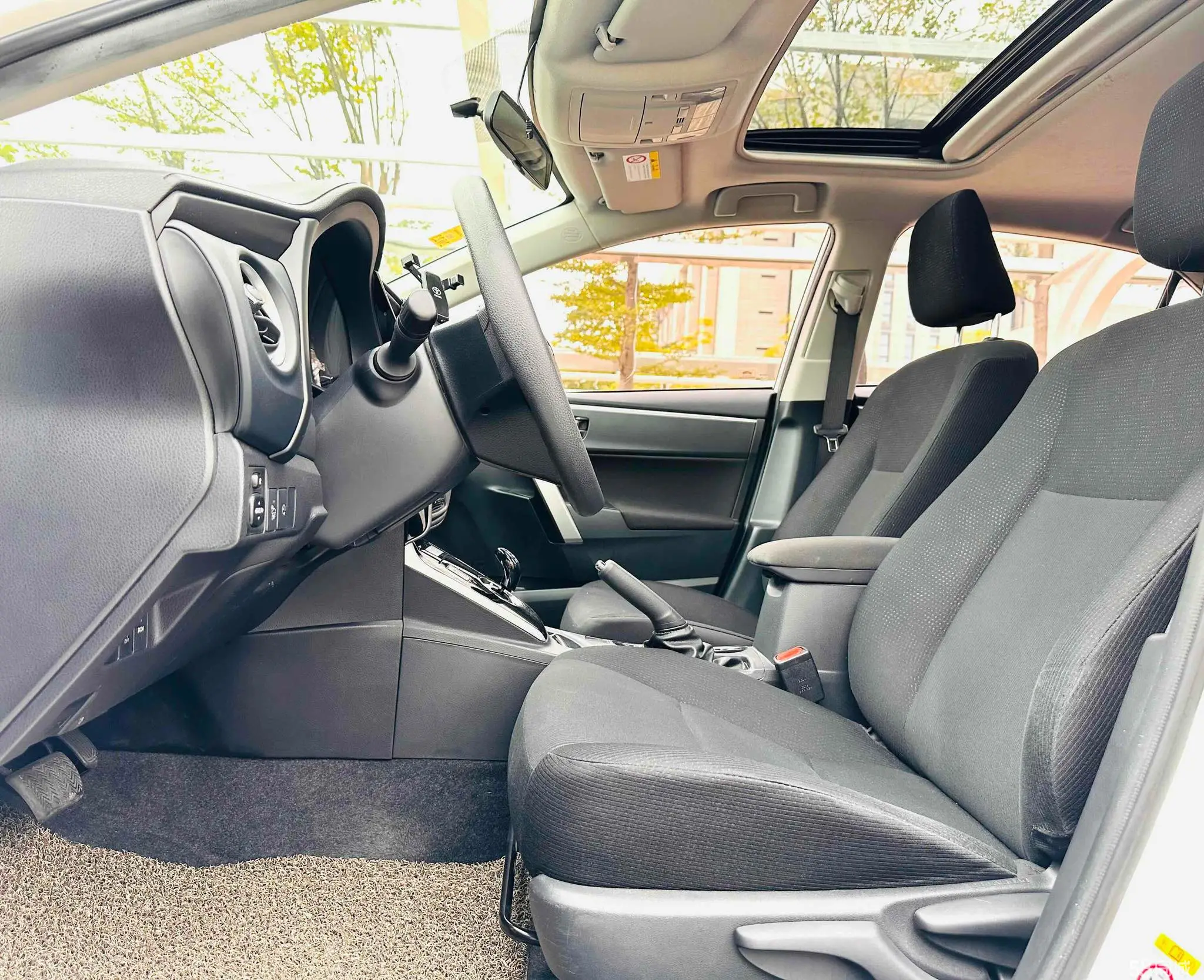 Toyota Corolla Hybird E+ 2019 immagine di auto #14