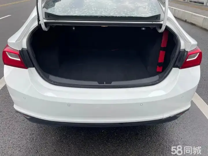 Chevrolet Malibu XL 2015 immagine di auto #14