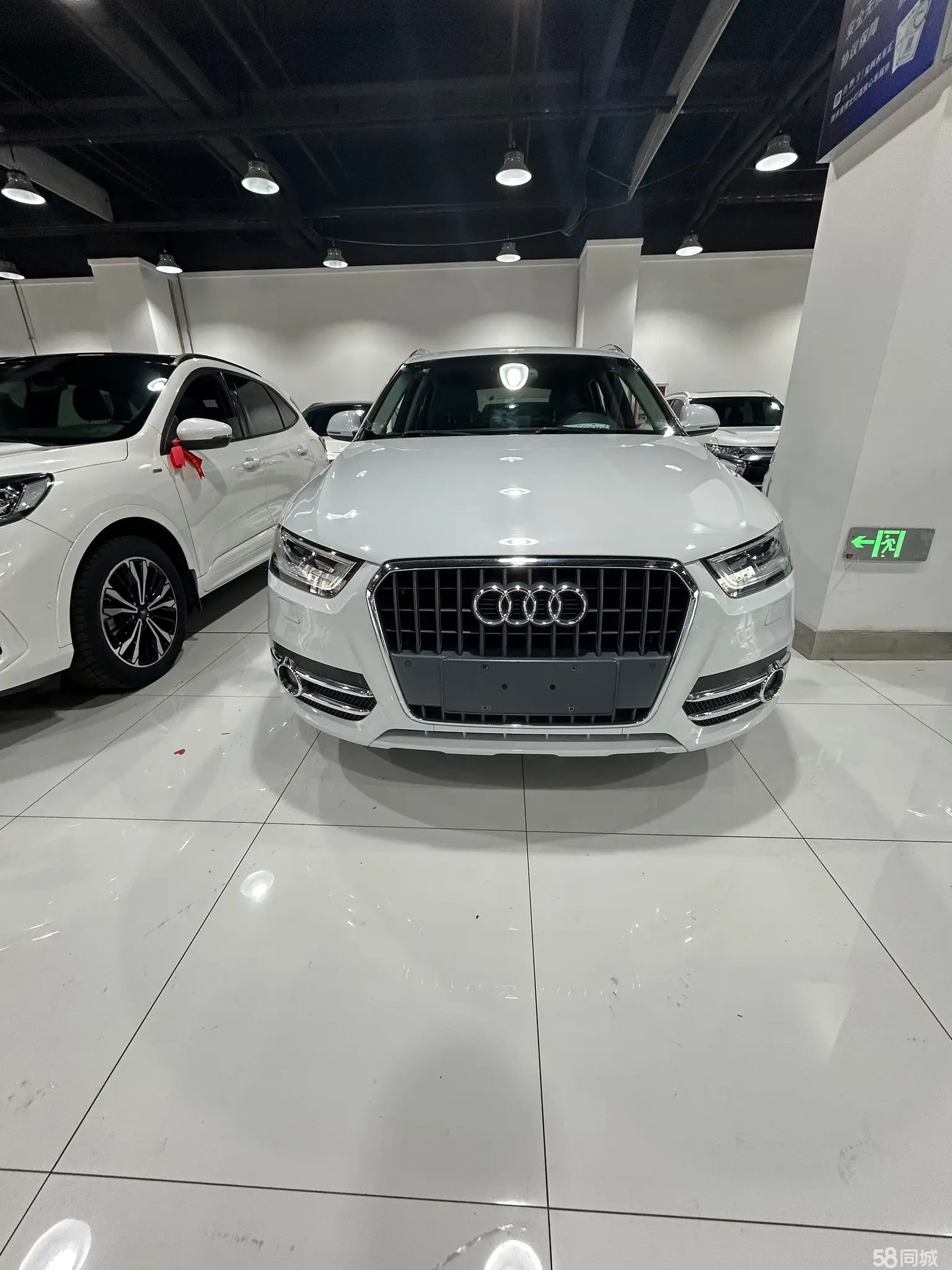 Audi Q3 2016 car image #14