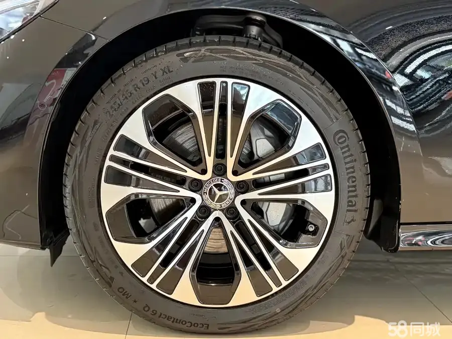 Mercedes-Benz E Class 2025 car image #14