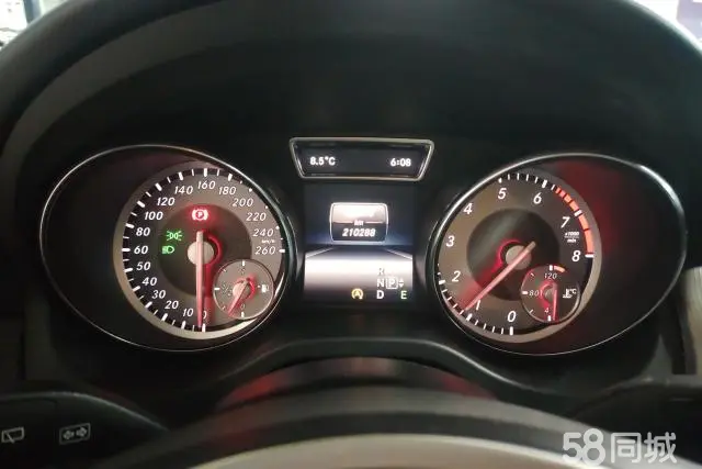 Mercedes-Benz GLA Class 2016 car image #14