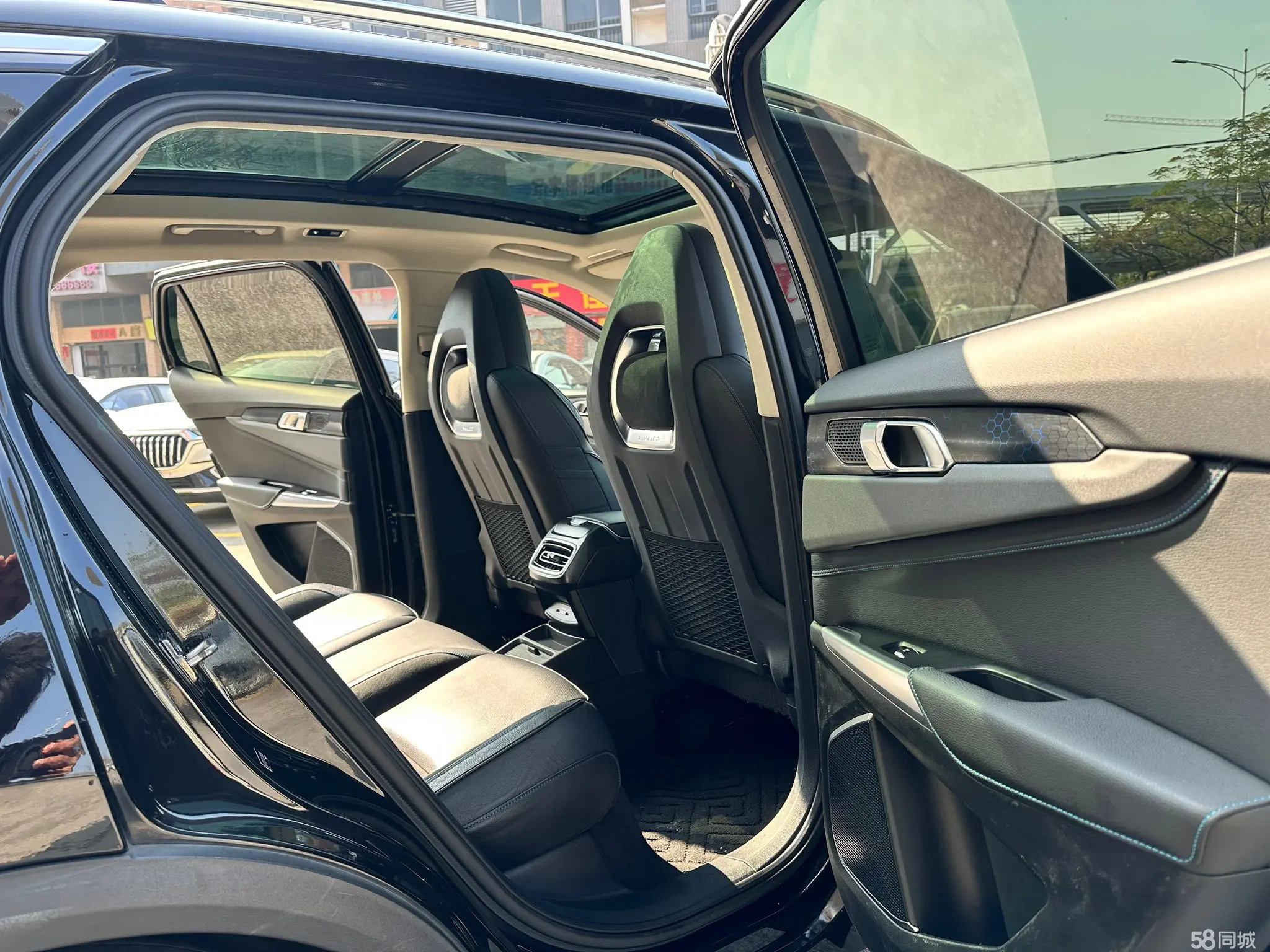 Lynk & Co 01 EM-P 2018 car image #14