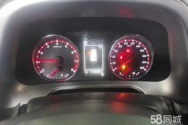 Toyota RAV4 2018 car image #14