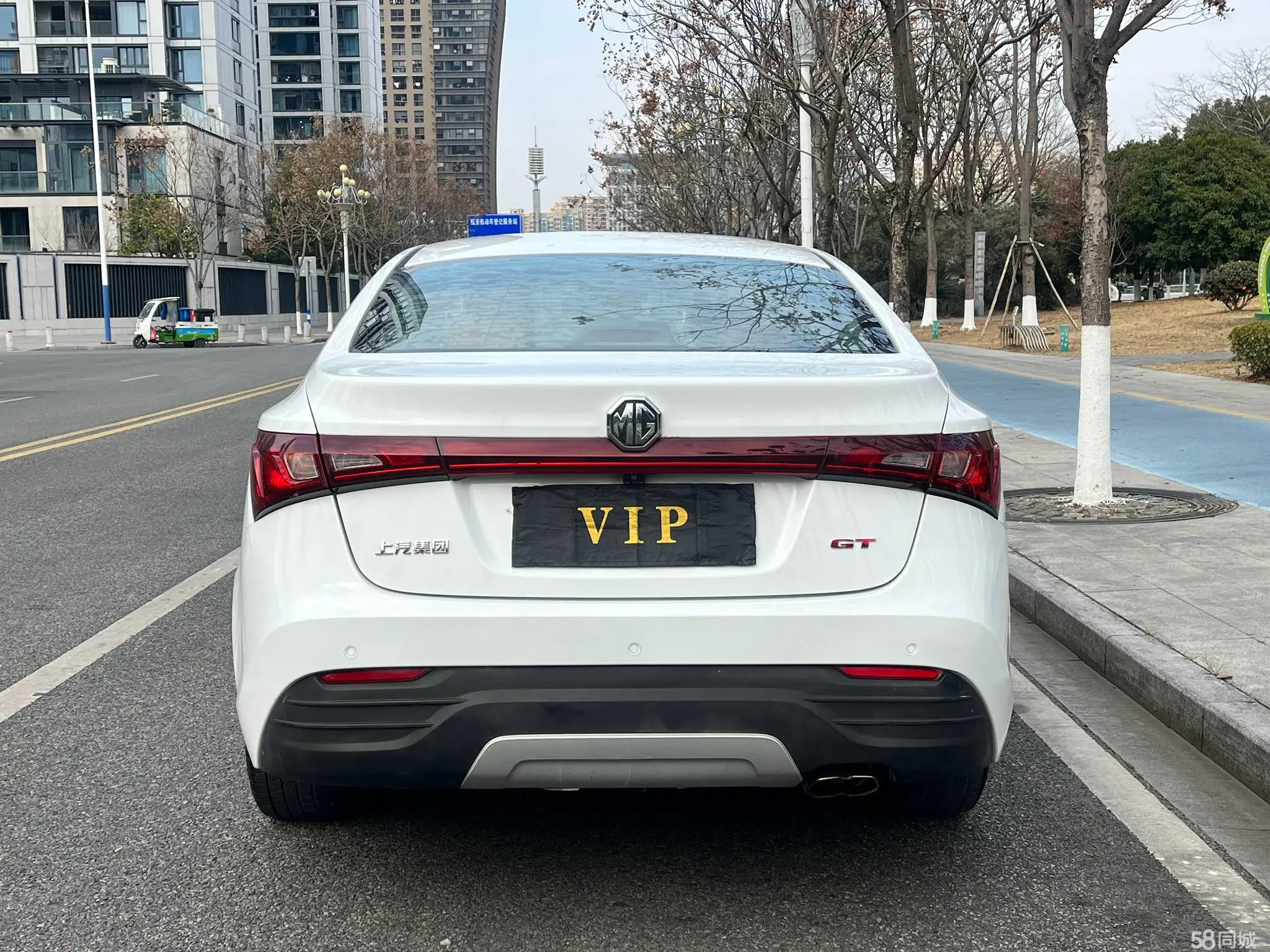 MG GT 2017 car image #14