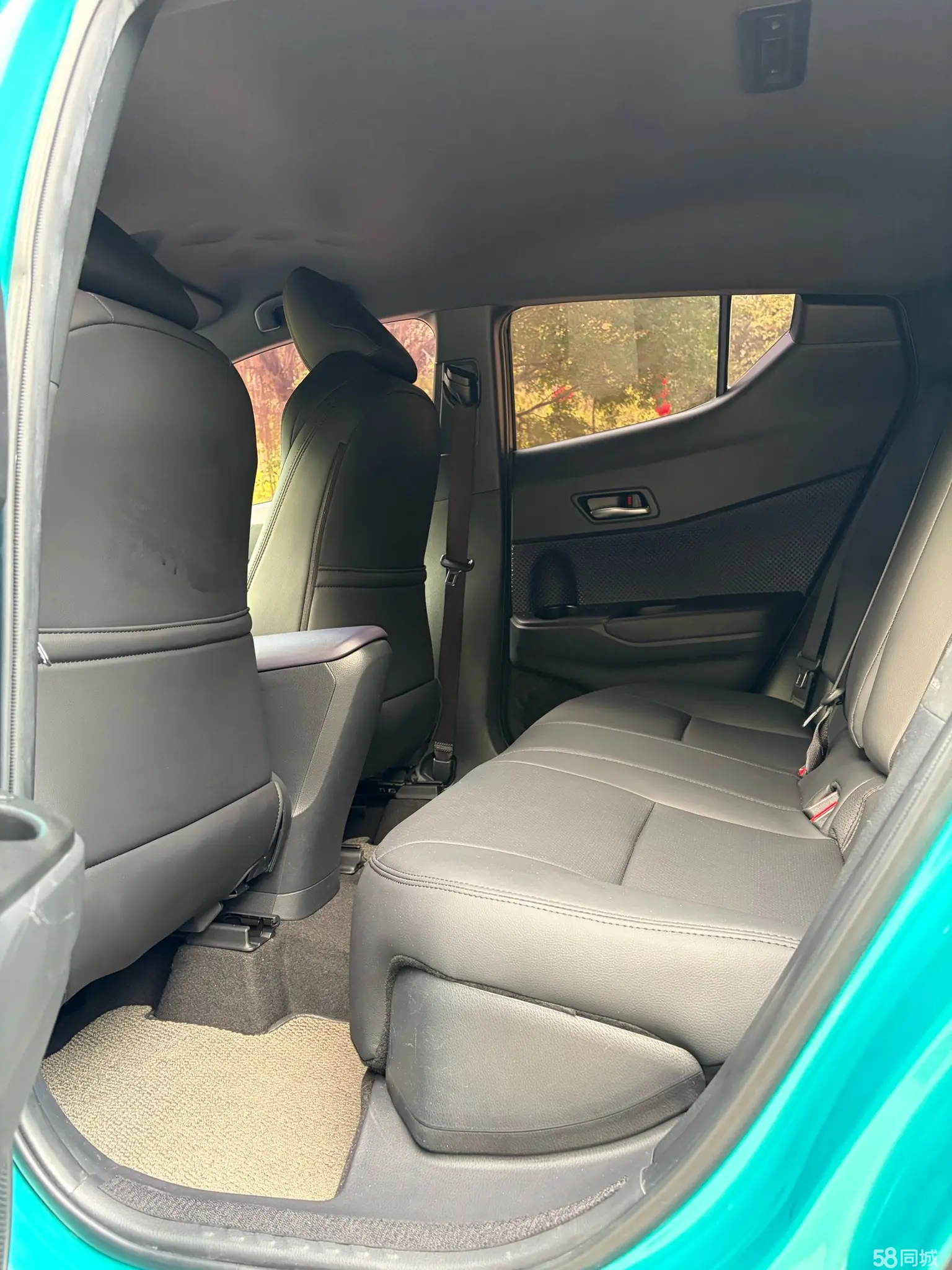 Toyota C-HR 2019 immagine di auto #14