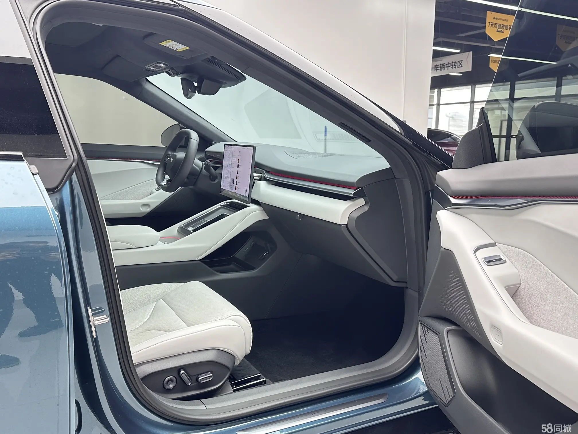 Xpeng P7 2025 изображение автомобиля #14