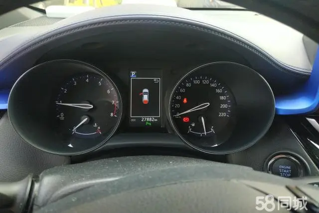 Toyota C-HR 2018 car image #14