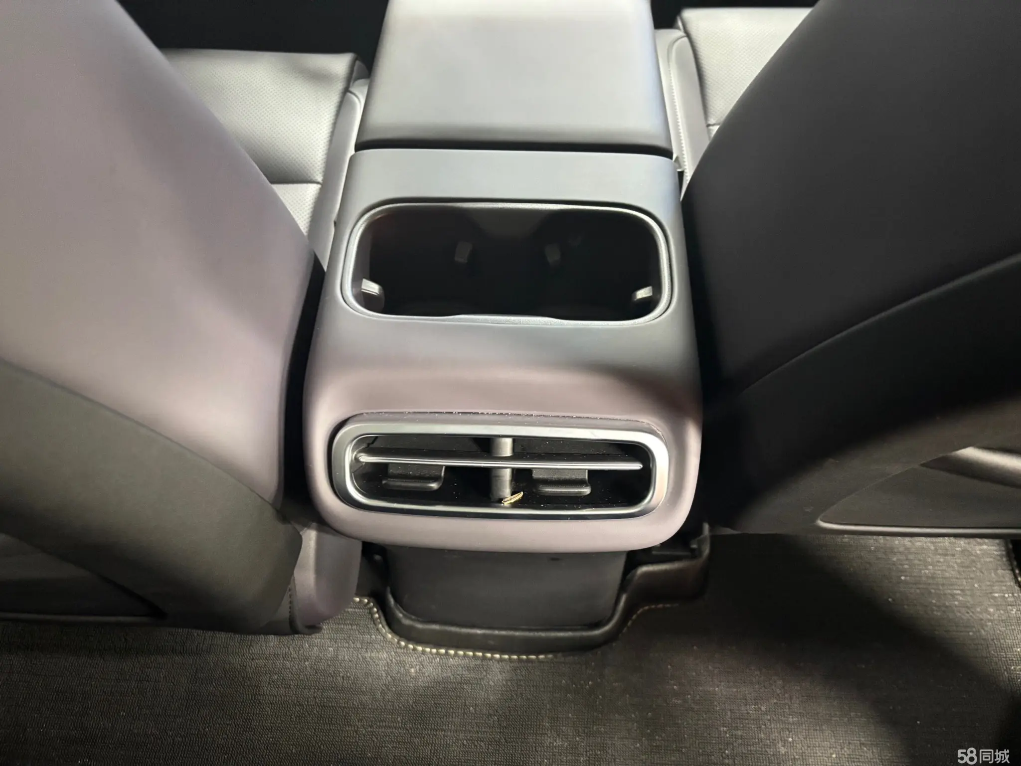 零跑汽车 零跑C16 2024 汽车图片 #14