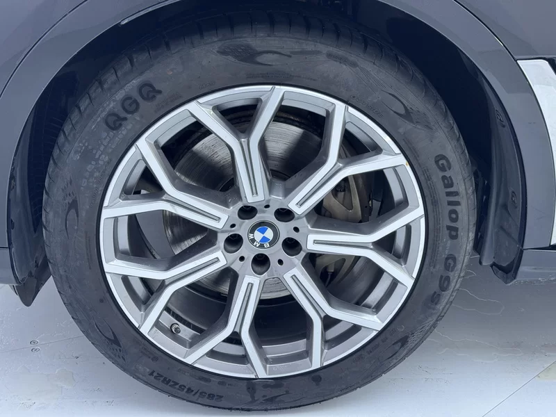 BMW X7 M60i 2021 #14 BMW X7 M60i 2021 car image #14