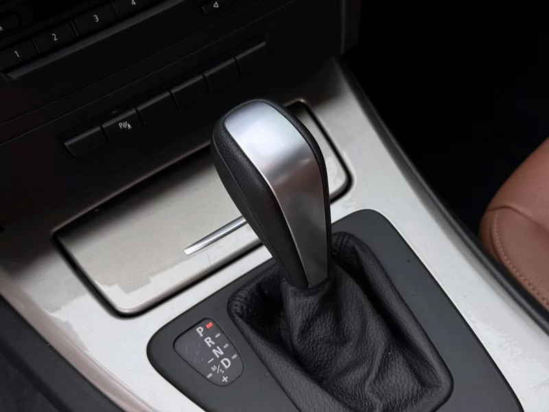 BMW 3 Series (Imported) 2010 immagine di auto #14