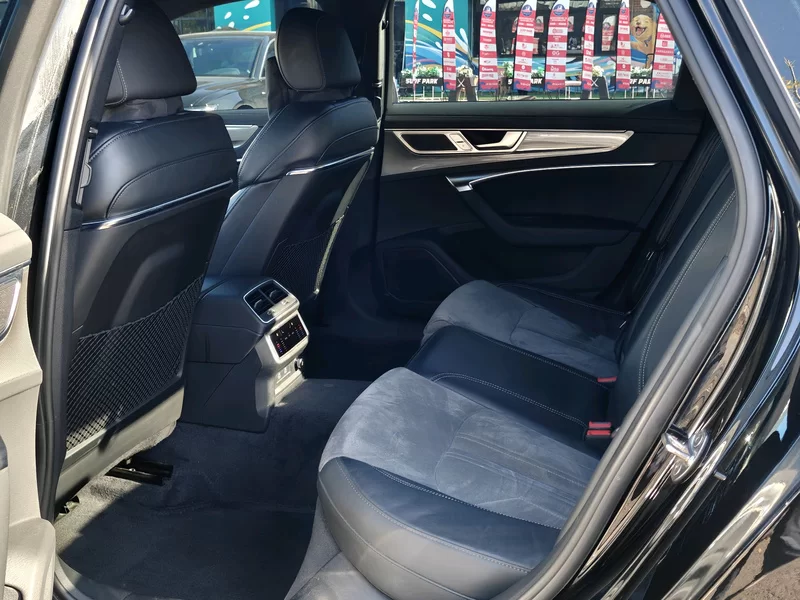 Audi A6L e-tron 2023 immagine di auto #14