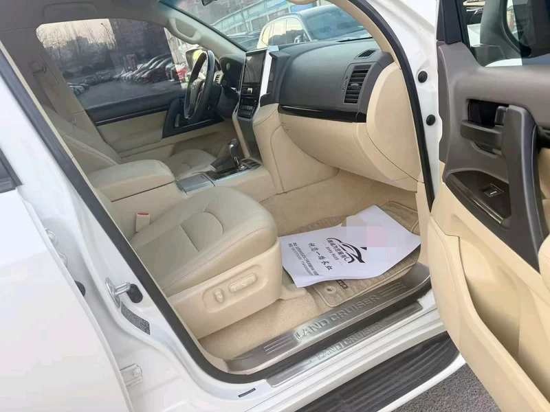 Toyota Land Cruiser 2022 car image #14