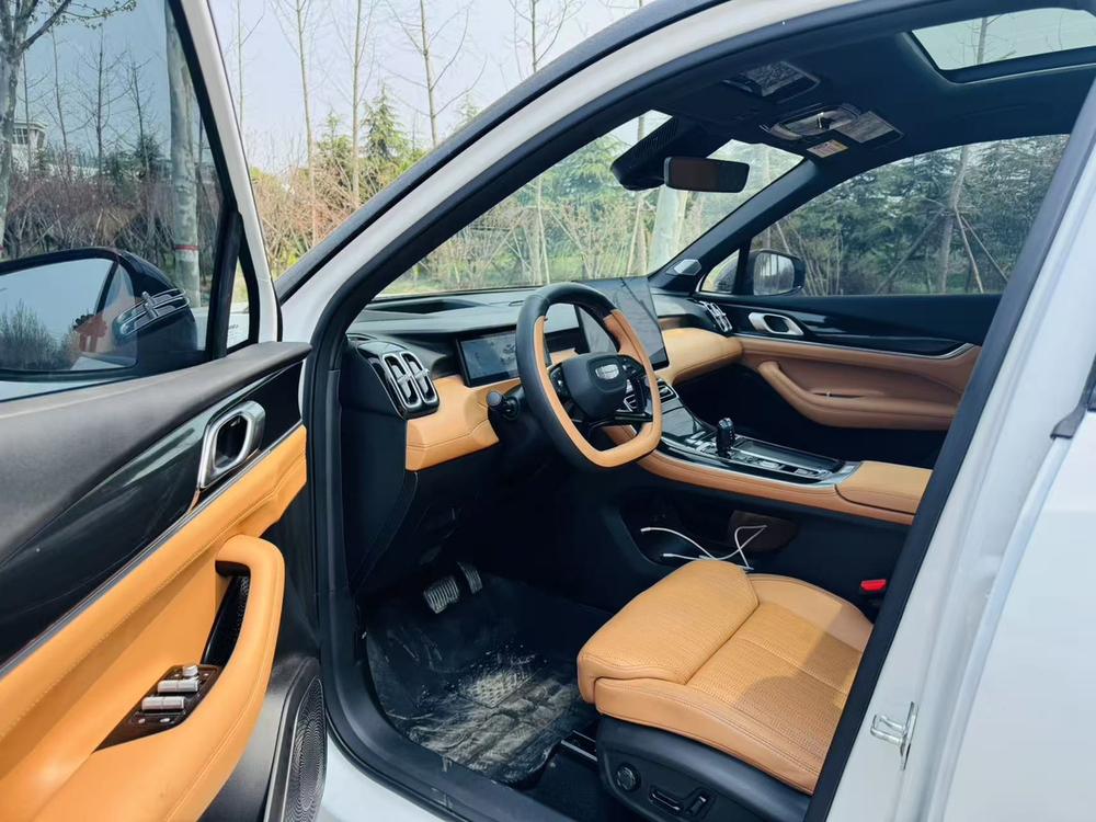 GEELY Boyue L 2025 car image #11