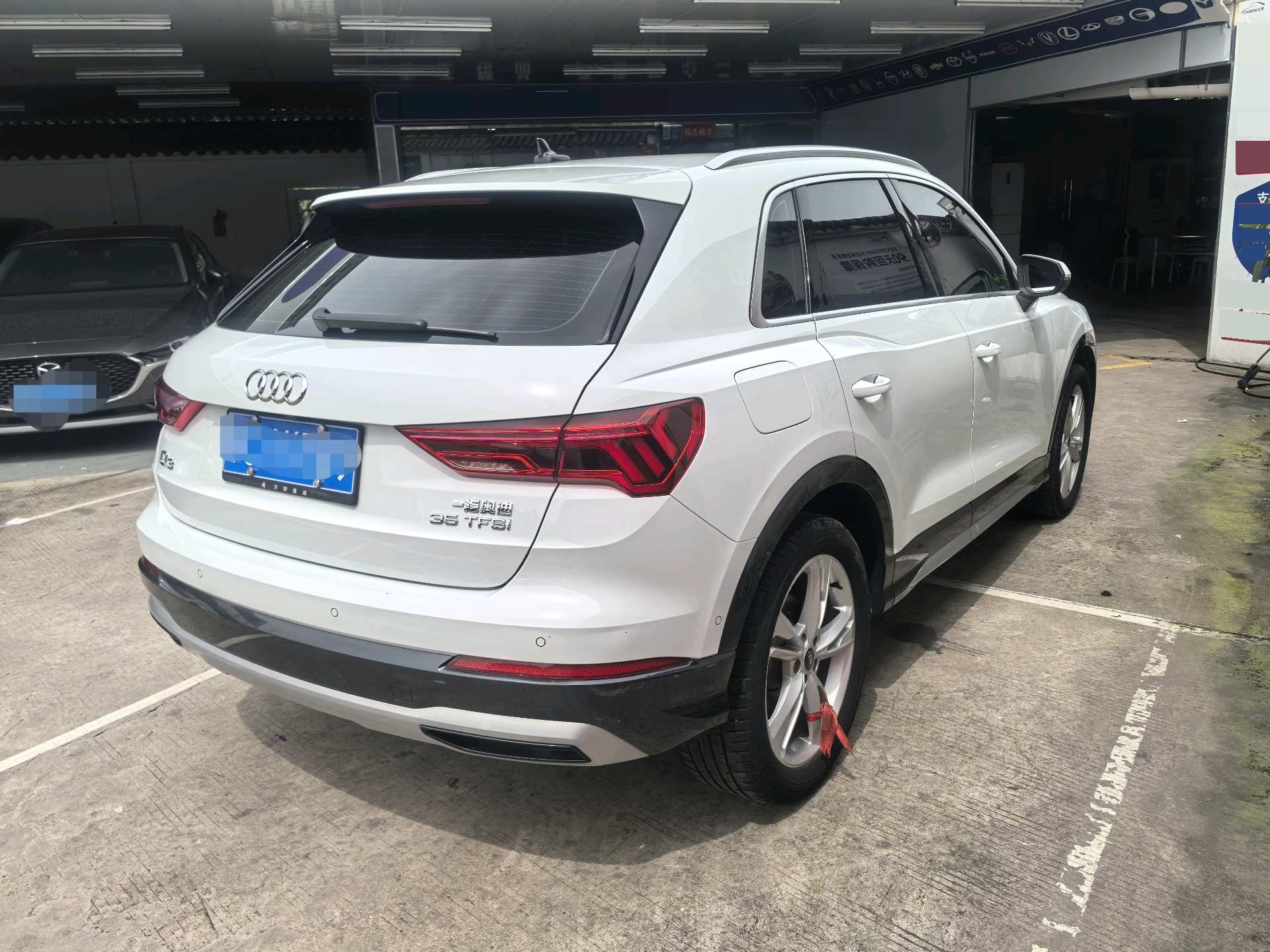 Audi Q3 2022 car image #5