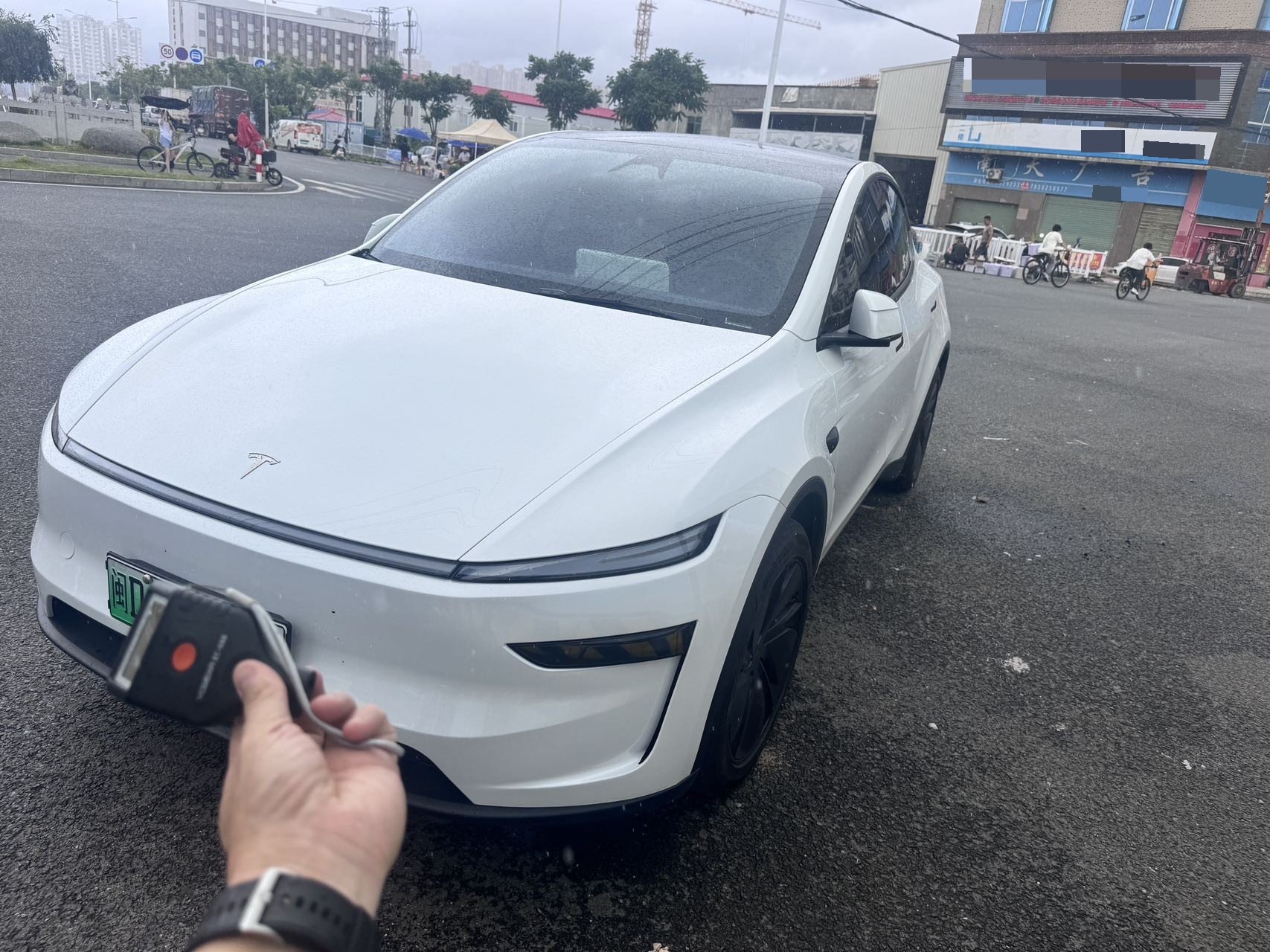 Tesla Model Y 2026 car image 