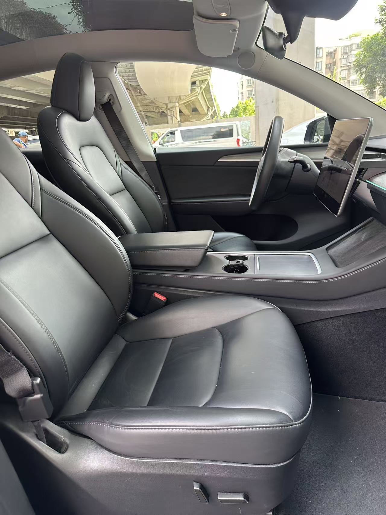 Tesla Model Y 2024 #7 Tesla Model Y 2024 car image #7