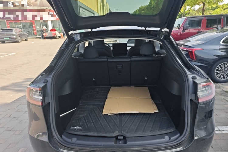 Tesla Model Y 2023 #21 Tesla Model Y 2023 car image #21