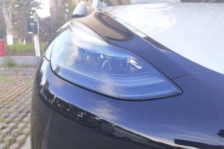 Tesla Model Y 2022 car image #8