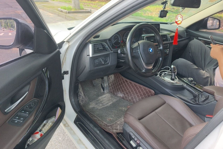 BMW 3 Series 2018 #13 BMW 3 Series 2018 car image #13