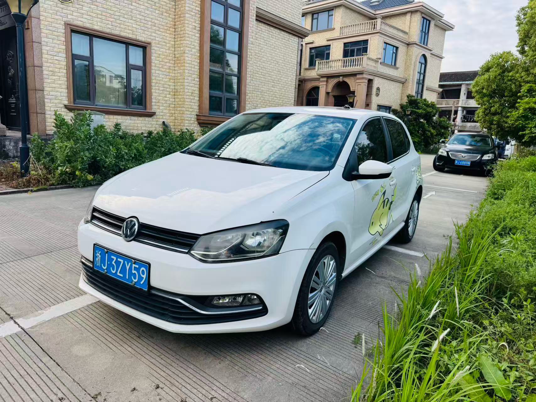 Volkswagen Polo 2016 car image 