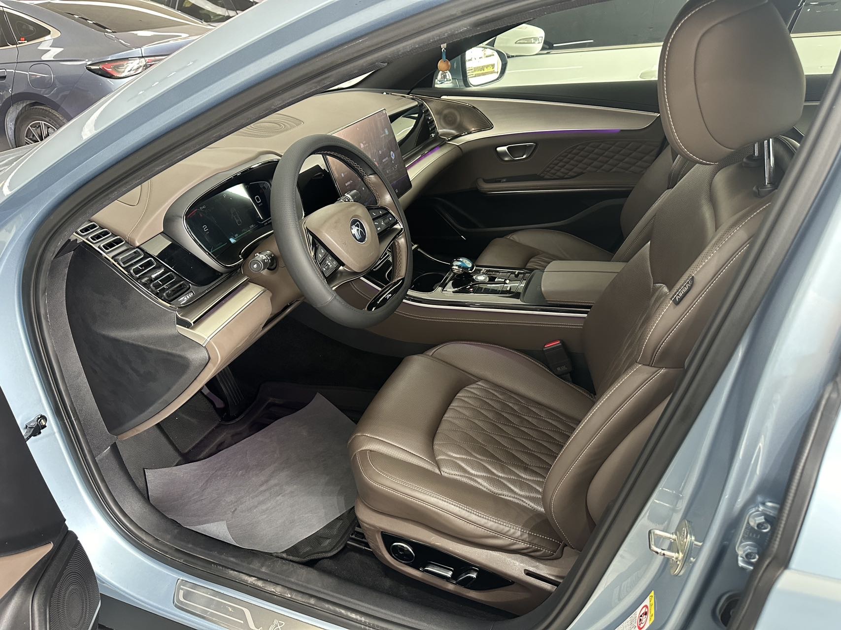 BYD Han 2023 car image #6