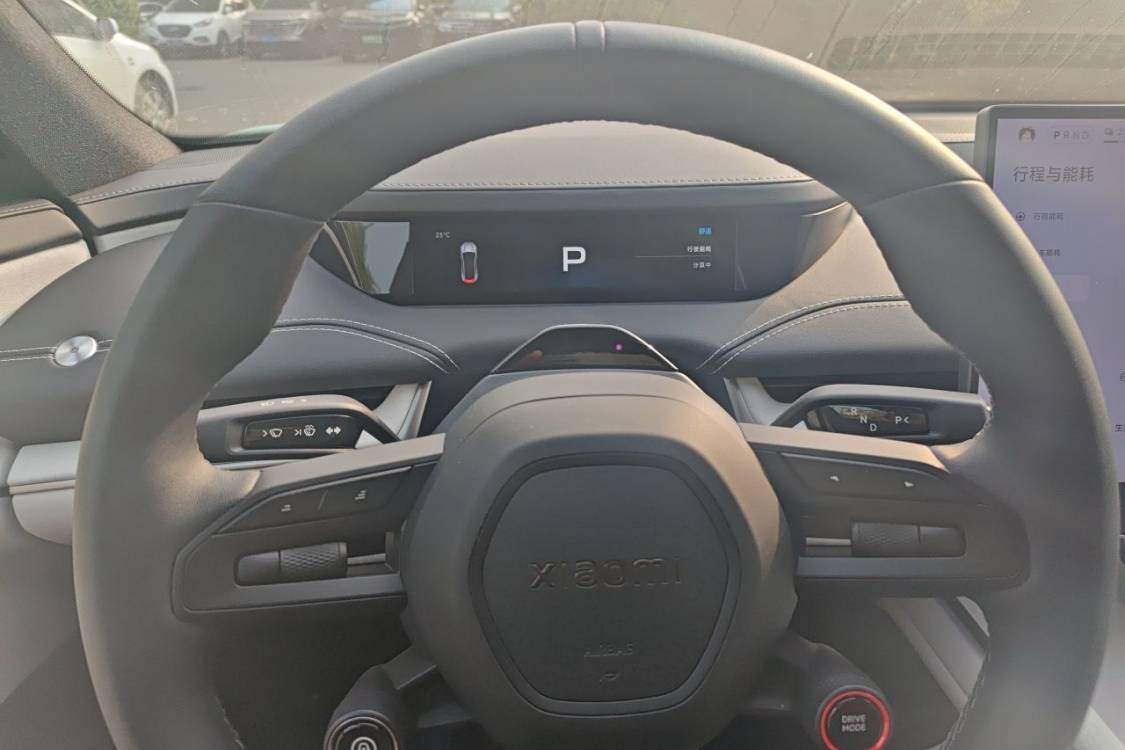 MI SU7 2024 immagine di auto #24