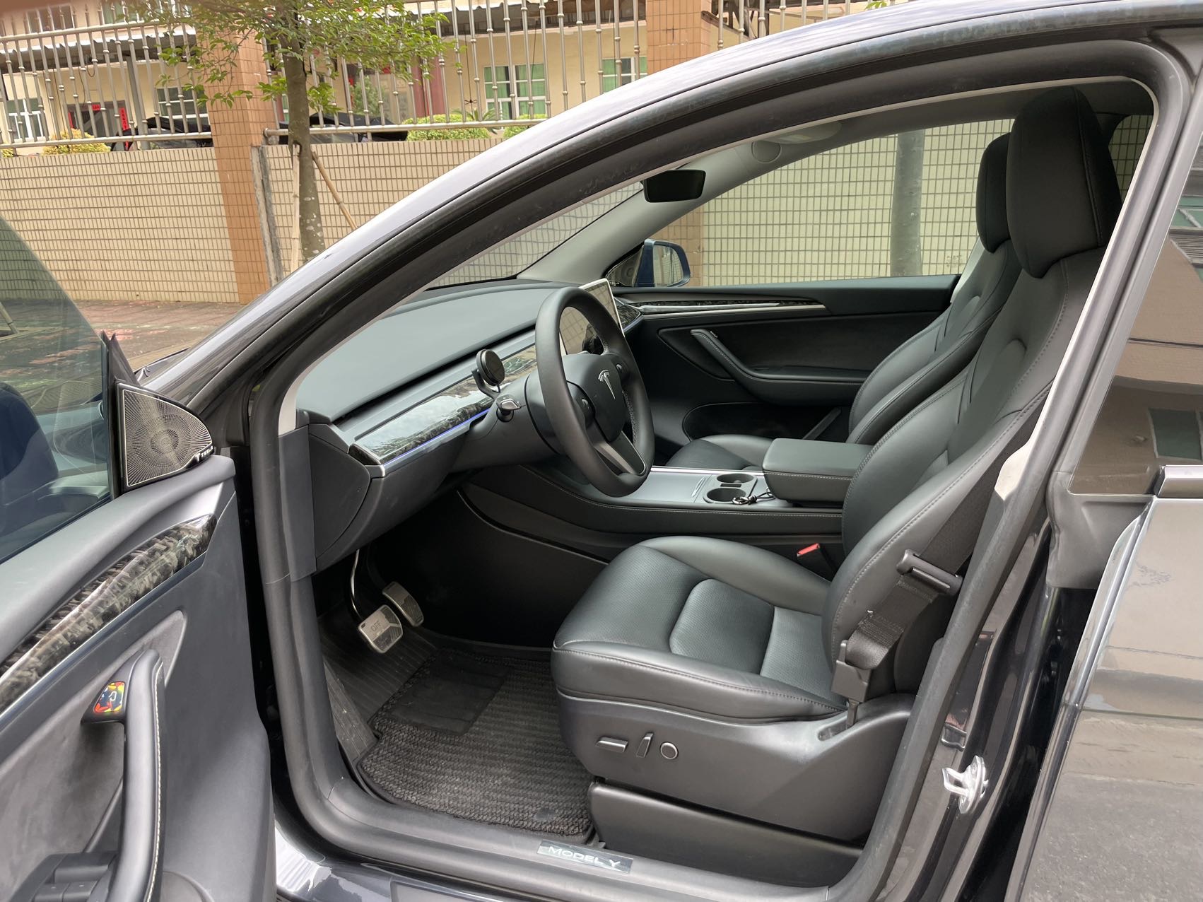 Tesla Model Y 2024 car image #4