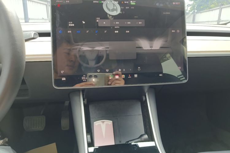 Tesla Model 3 2020 car image #17