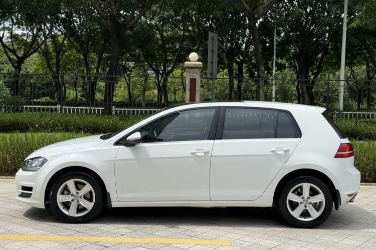 Volkswagen Golf 2015 car image #9