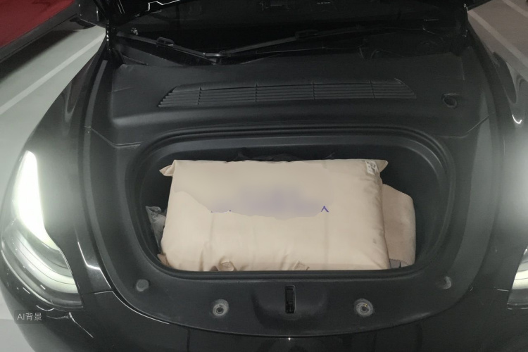Tesla Model Y 2023 immagine di auto #22