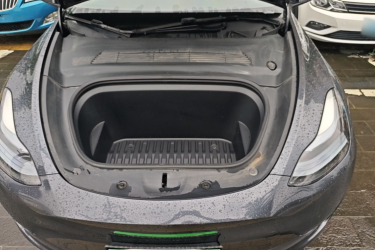 Tesla Model Y 2024 #20 Tesla Model Y 2024 car image #20