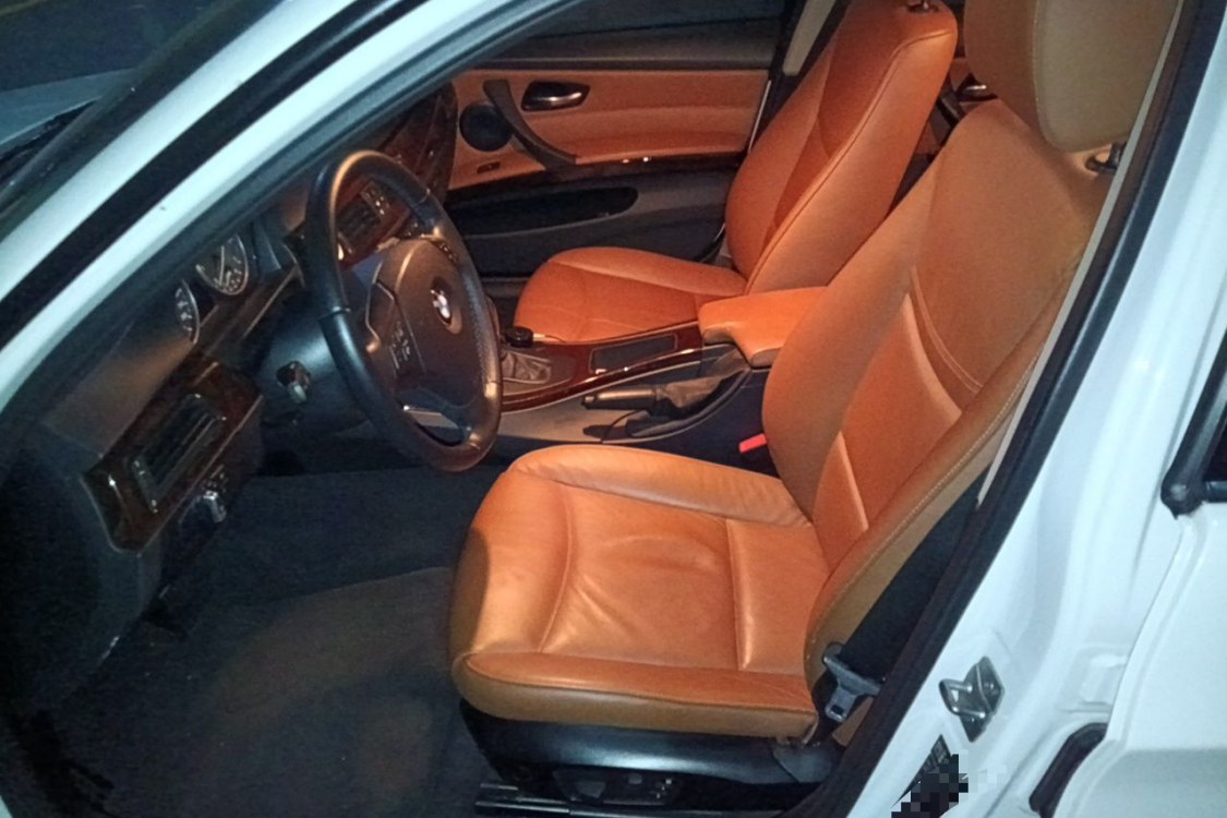 BMW 3 Series 2011 #18 BMW 3 Series 2011 car image #18