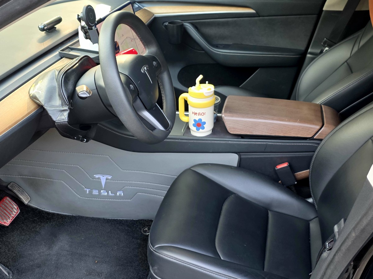 Tesla Model Y 2021 #7 Tesla Model Y 2021 car image #7