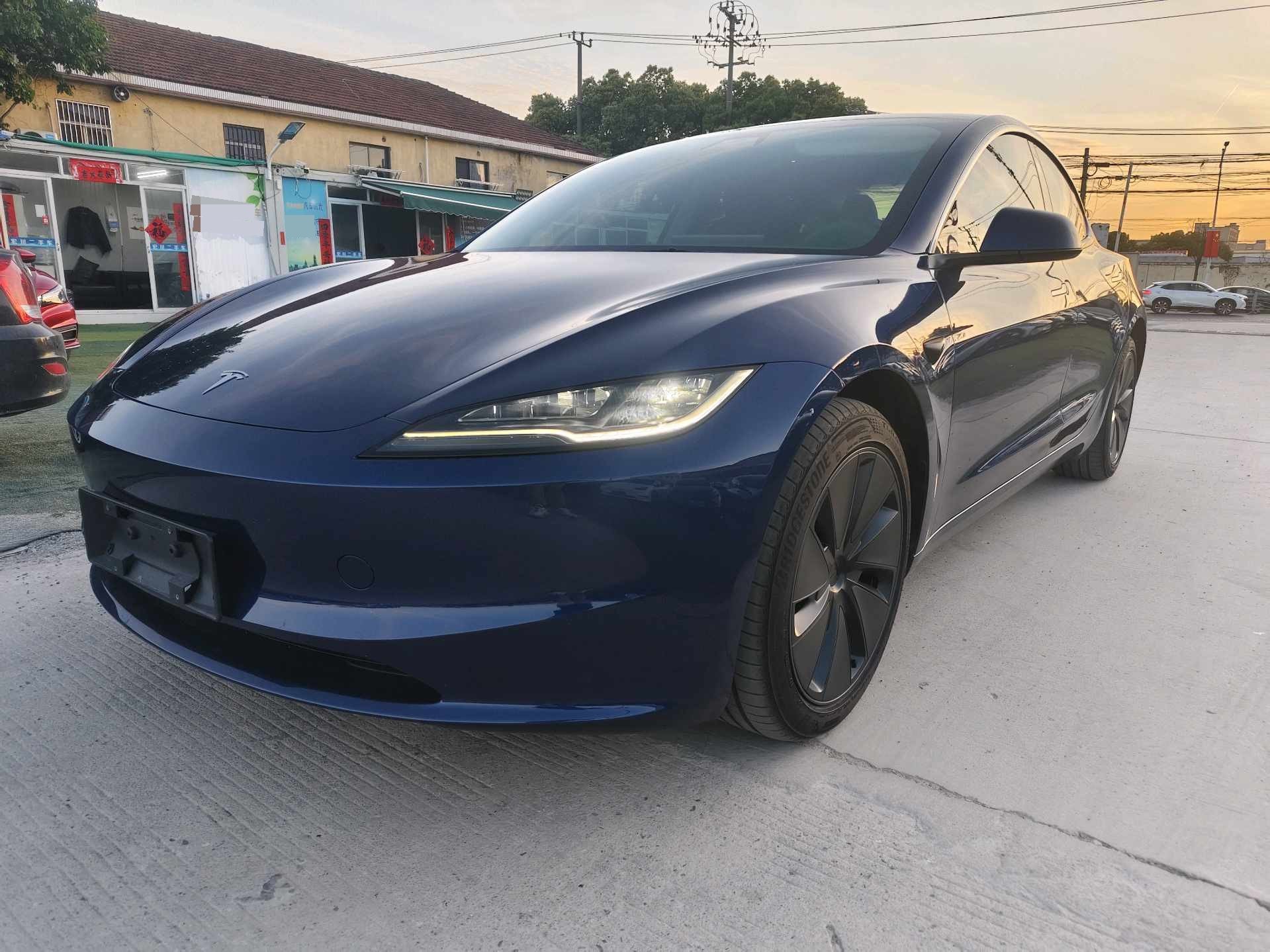 Tesla Model 3 2025 car image 