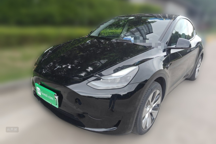 Tesla Model Y 2022 car image #2