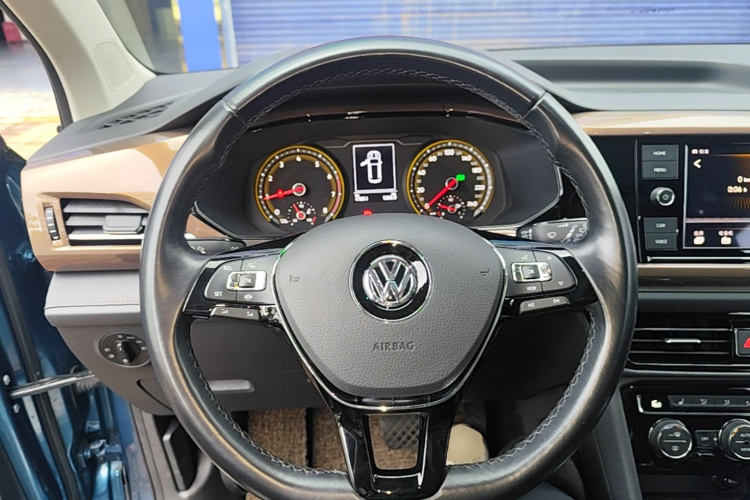 Volkswagen Tharu 2019 car image #15