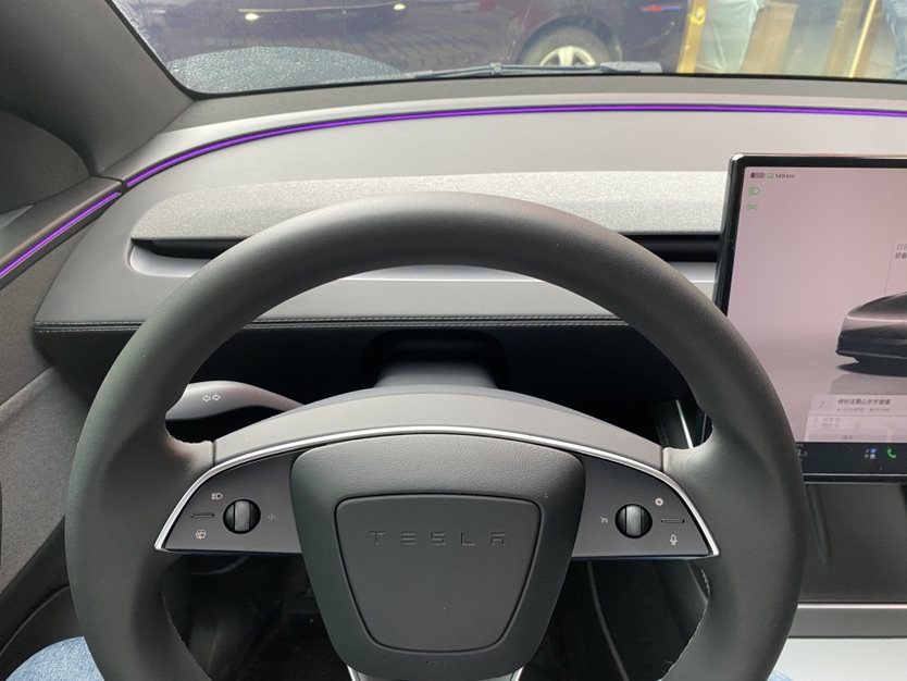 Tesla Model Y 2026 #6 Tesla Model Y 2026 car image #6