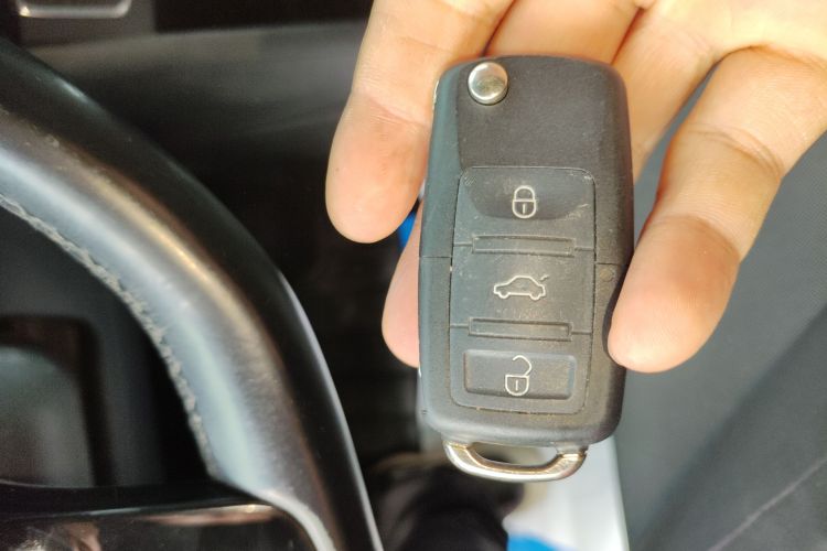 Volkswagen Polo 2017 car image #9