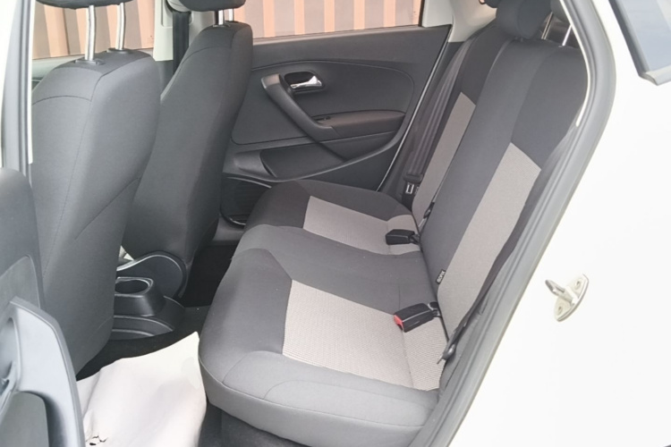 Volkswagen Polo 2018 car image #17