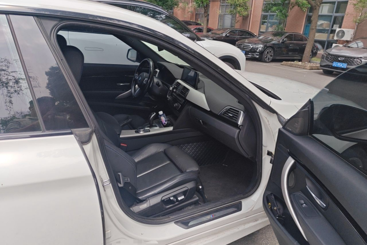 BMW 3 Series GT 2019 car image #27